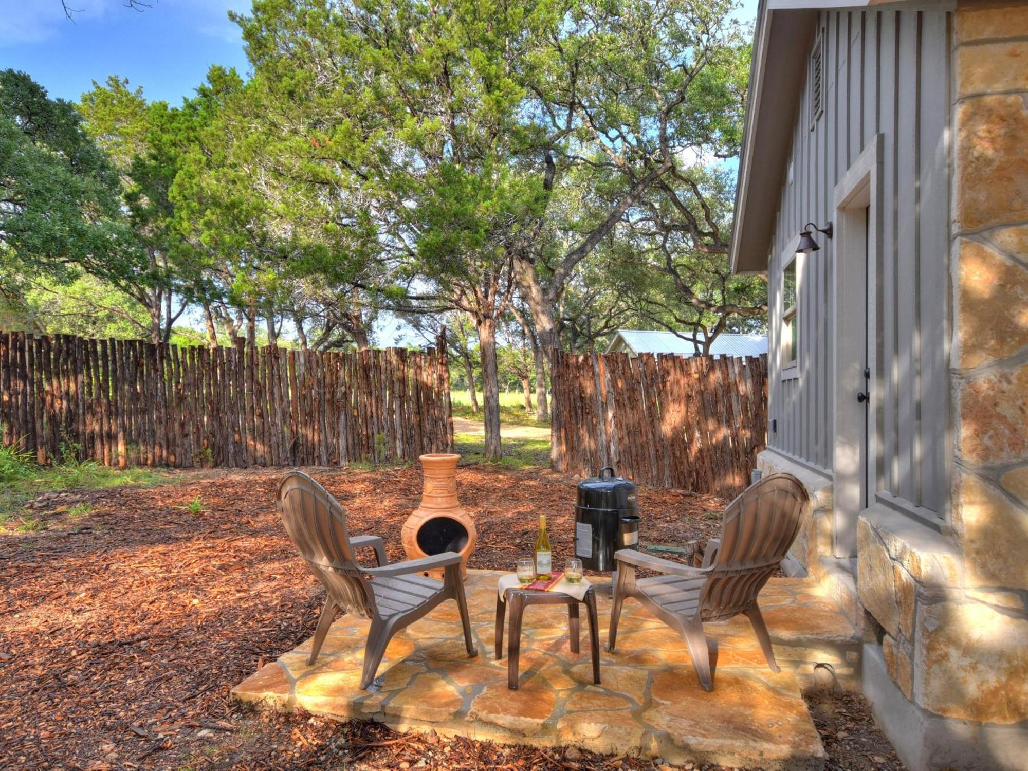 Cabins At Flite Acres - Morning Dove Wimberley Zewnętrze zdjęcie